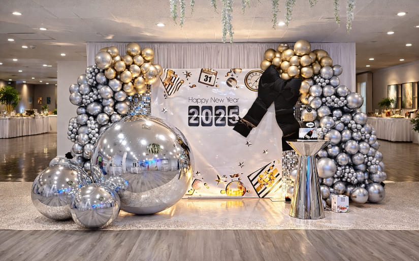 Изготовление фотозоны на новый год по цене от 200 руб/м2, заказать дешево в Москве🔥