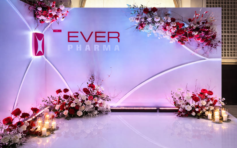 Изготовление фотозоны с логотипом для компании "Ever Pharma" Изготовление фотозоны с логотипом для компании "Ever Pharma" по цене от 200 руб/м2, заказать дешево в Москве🔥