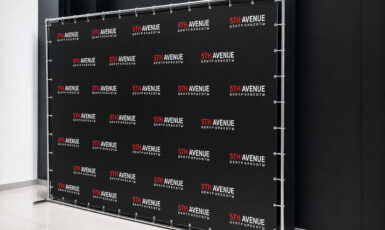 Изготовление стенда Press Wall с джокерной конструкцией для мероприятия "5TH Avenue" по цене от 200 руб/м2, заказать дешево в Москве🔥