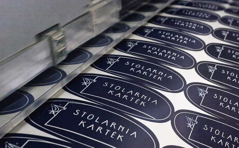 Печать на пленке для компании "Stolarnia Kartek" по цене от 200 руб/м2, заказать дешево в Москве🔥