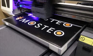 Печать на виниле для ресторана "Mosteo" по цене от 200 руб/м2, заказать дешево в Москве🔥