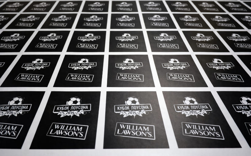 Печать квадратных наклеек для виски "William Lawsons" по цене от 200 руб/м2, заказать дешево в Москве🔥