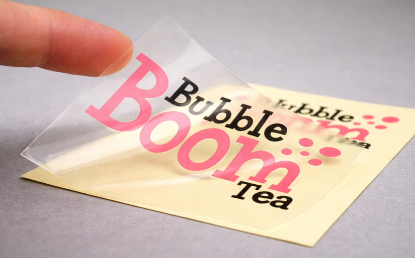 Печать наклеек на пленке для кафе "Bubble Boom Tea" по цене от 200 руб/м2, заказать дешево в Москве🔥