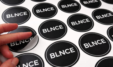 Наклейки с логотипом бренда одежды "BLNCE" - печать по цене от 200 руб/м2, заказать дешево в Москве🔥