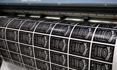УФ Печать на оракале для виски "Jack Daniels" по цене от 200 руб/м2, заказать дешево в Москве🔥